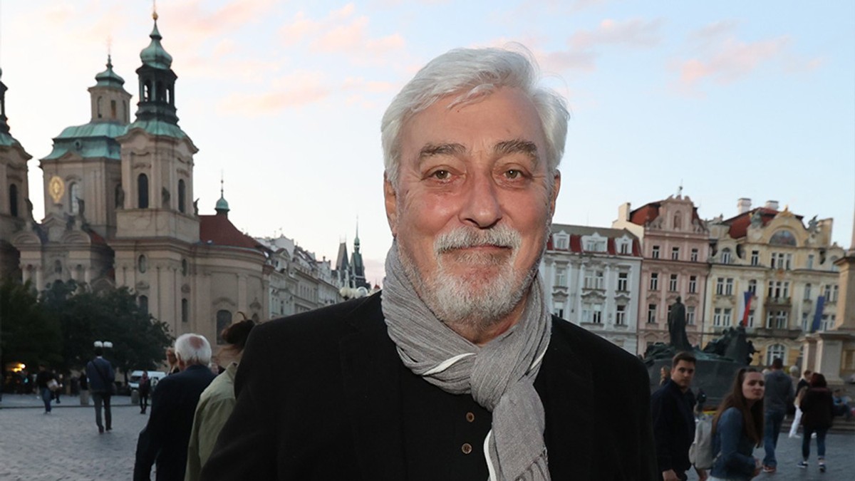 Moderátor Jan Rosák míří do nemocnice. Čeká ho operace páteře | TN.cz