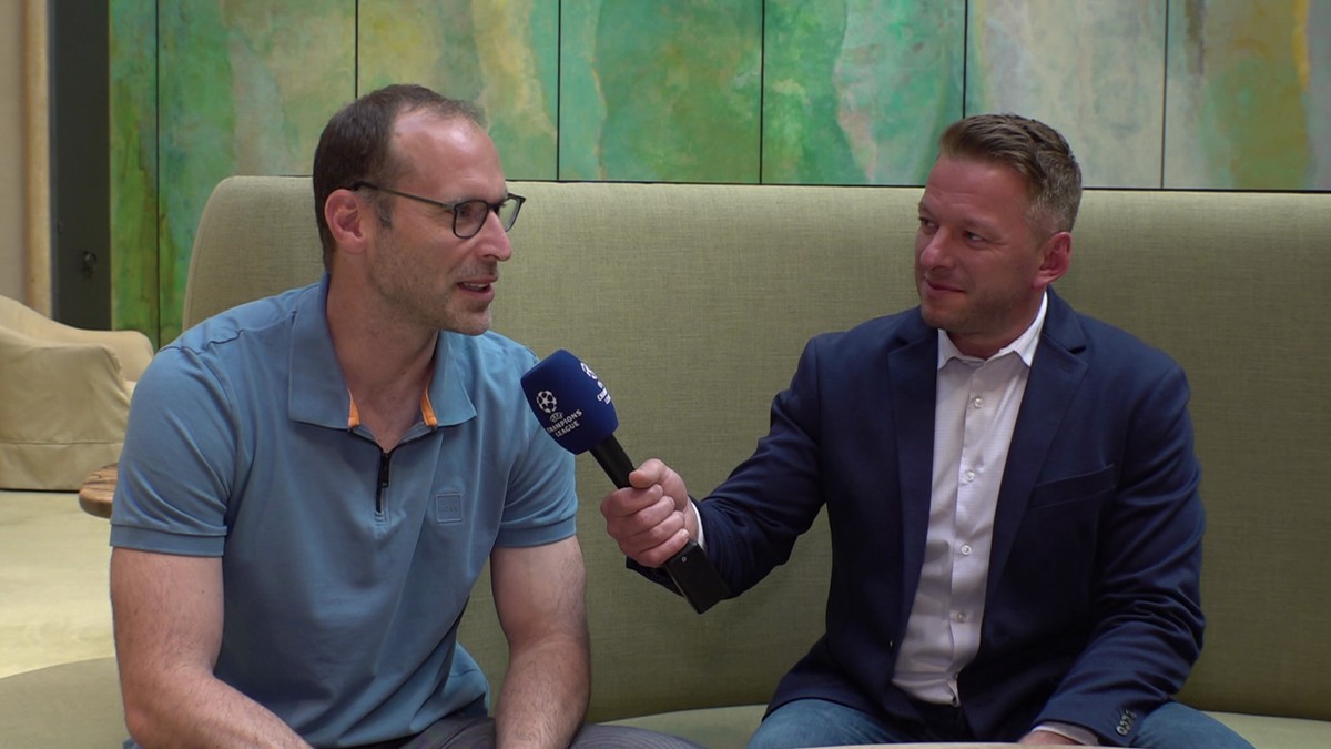 Čech: Spoluhráči slavili s trofejí v bazénu, vrací se mi vzpomínky
