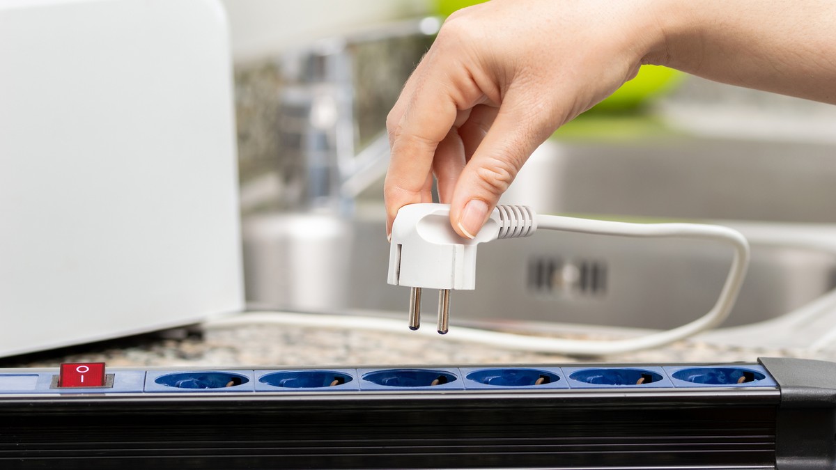 Micro-ondes, lave-linge ou réfrigérateur.  Combien cela coûte-t-il de faire fonctionner les appareils chaque mois ?  APERÇU