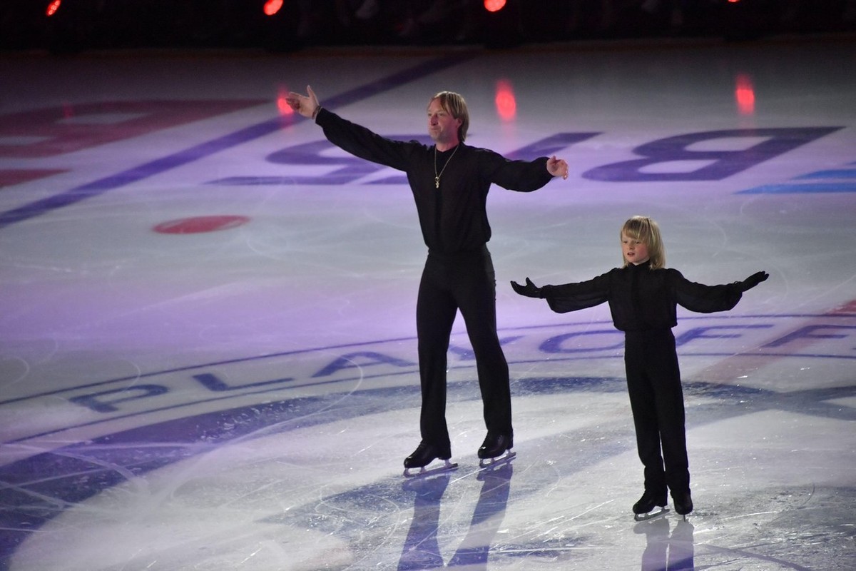 Le fils de Neuf ans de Plushenko gagne 3,6 millions de couronnes par an.  C’est bon, dit papa