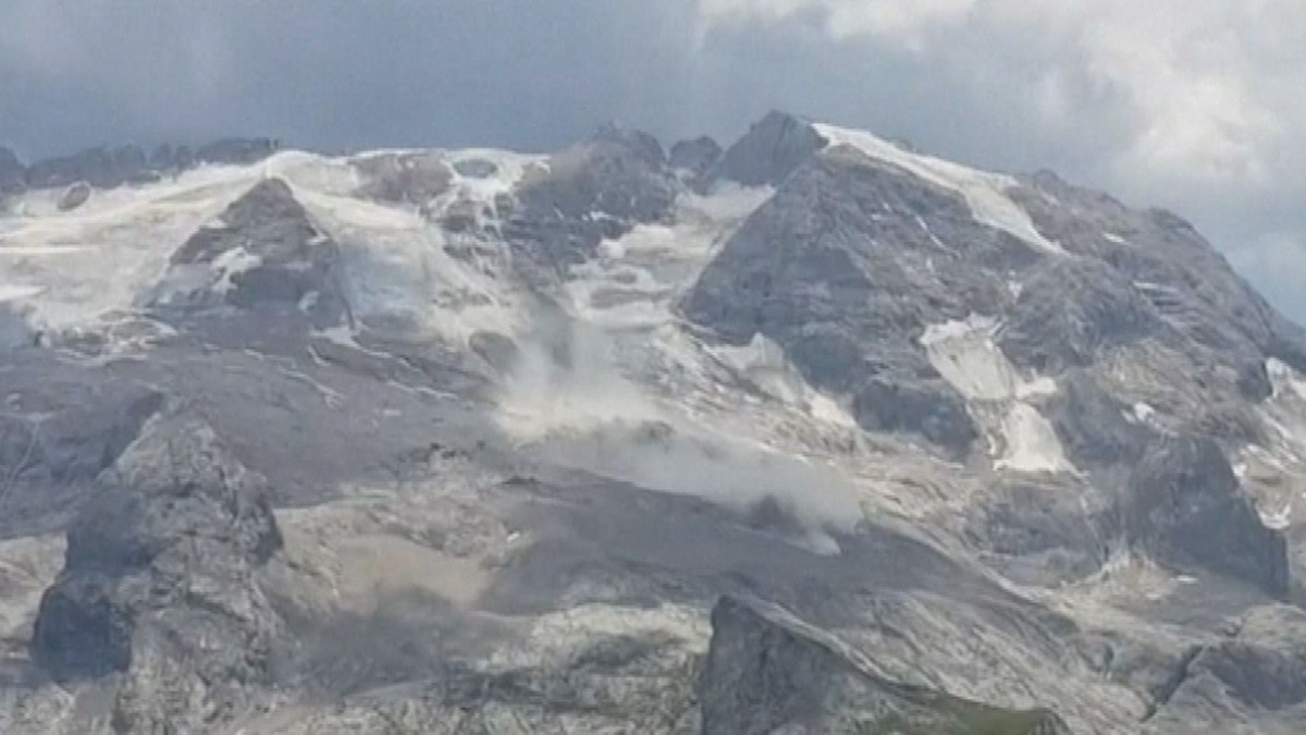 Rottura del ghiacciaio nelle Alpi.  Il numero delle vittime è salito a sei, mancavano più persone