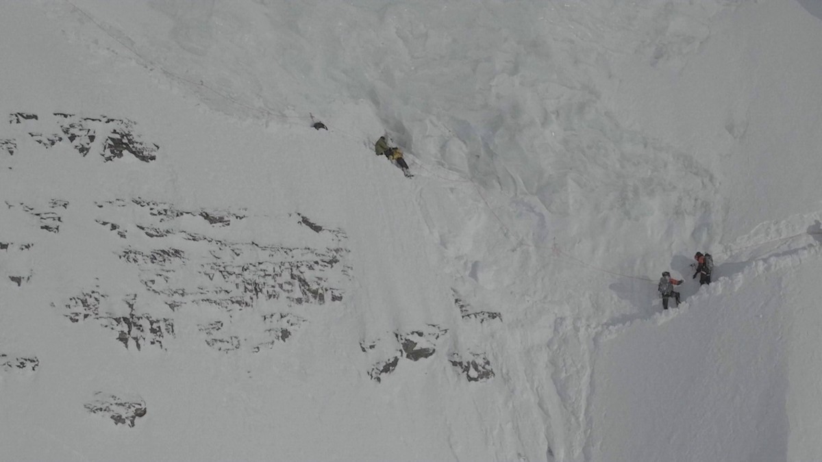Porter est mort sous le sommet du K2.  Les grimpeurs ont dû expliquer pourquoi ils ne l’ont pas aidé