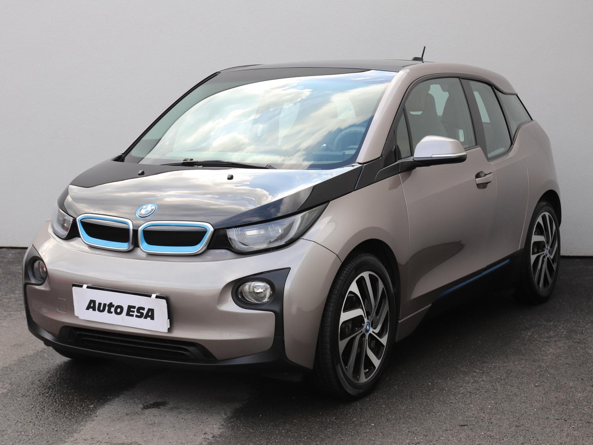 Největším prodejcem ojetých elektromobilů je Auto ESA. | TN.cz