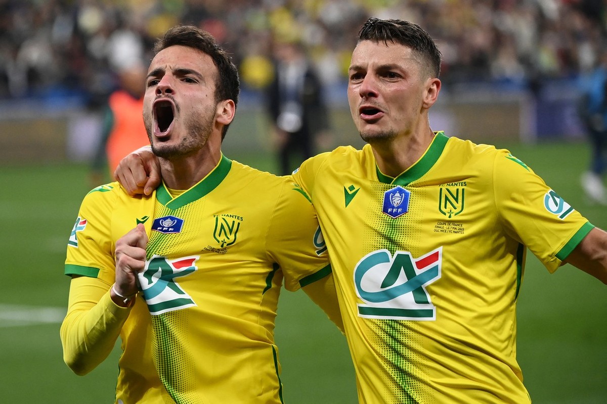 Le footballeur nantais remporte la Coupe de France.  Ils ont décidé avec un but sur penalty