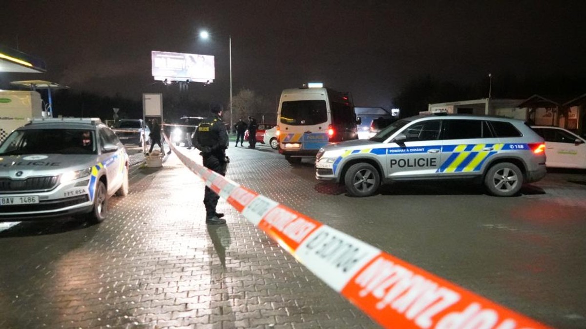 They found a man who had been killed on the street in Prague.  The trail led the police to a gas station