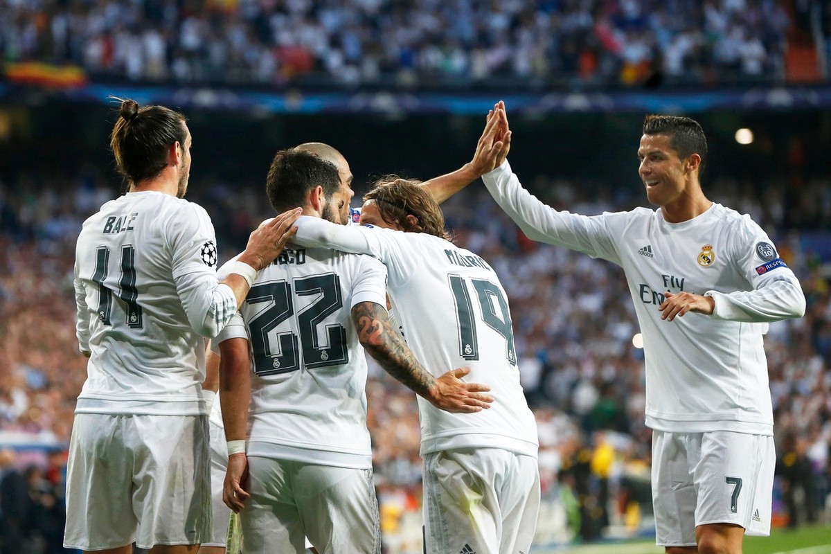 Camiseta calentamiento real madrid