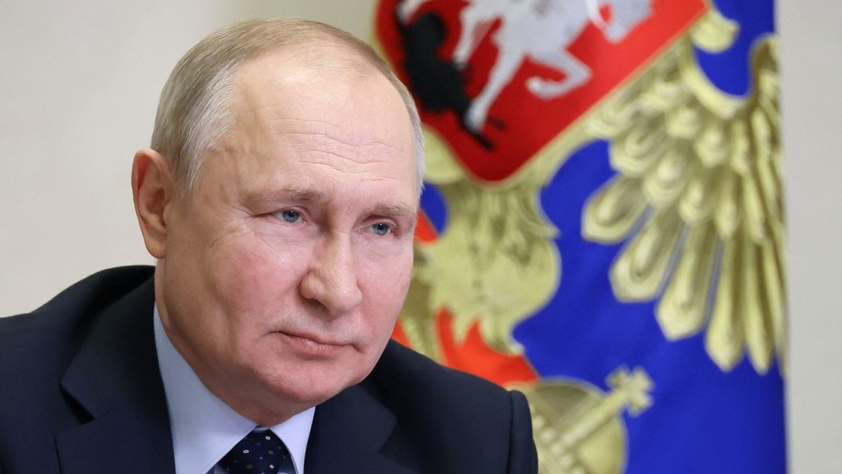 Putin’s key speech will be today.  With the exact content, the Kremlin keeps secrets