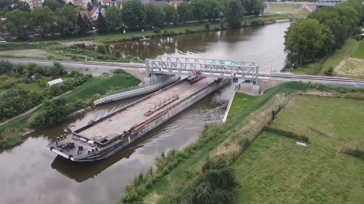 Mostem projedou za rok jen dva vlaky. Stál sto milionů korun | TN.cz