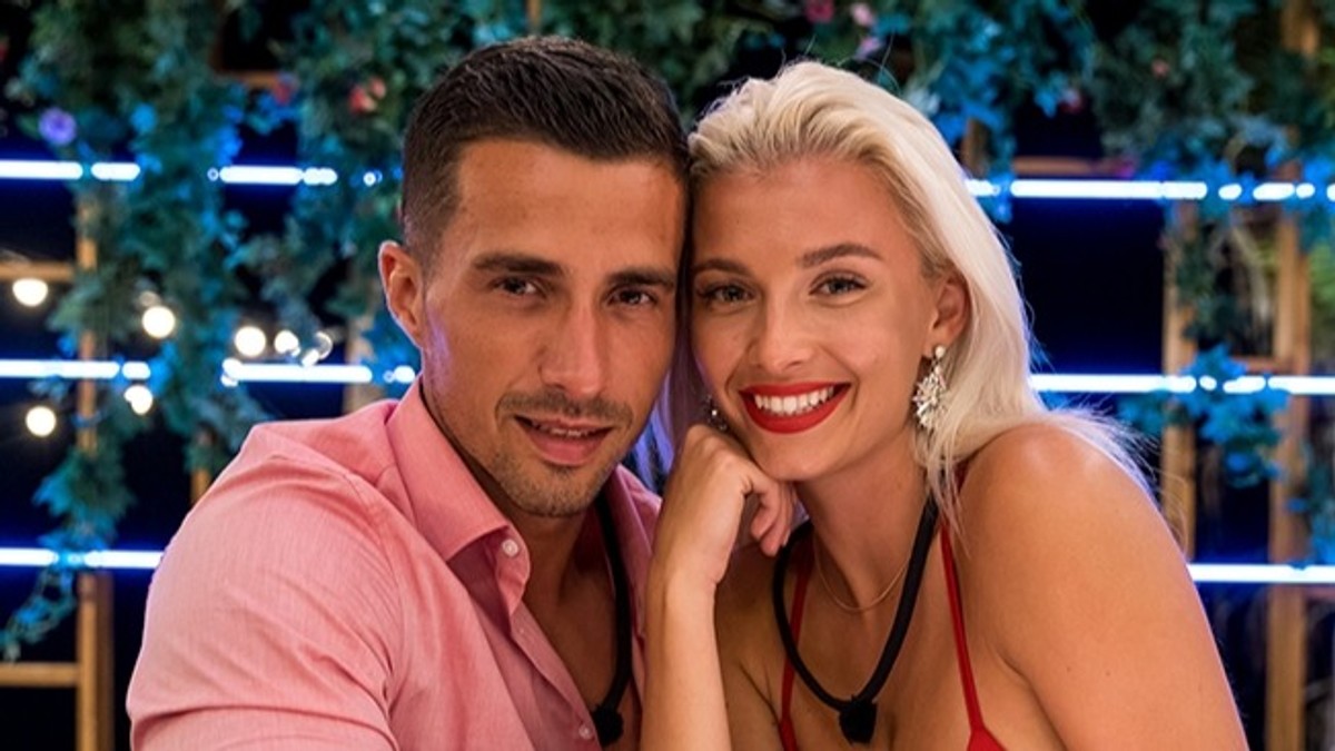 Los ganadores de Love Island se casarán. Laura mostró como Martin pidió