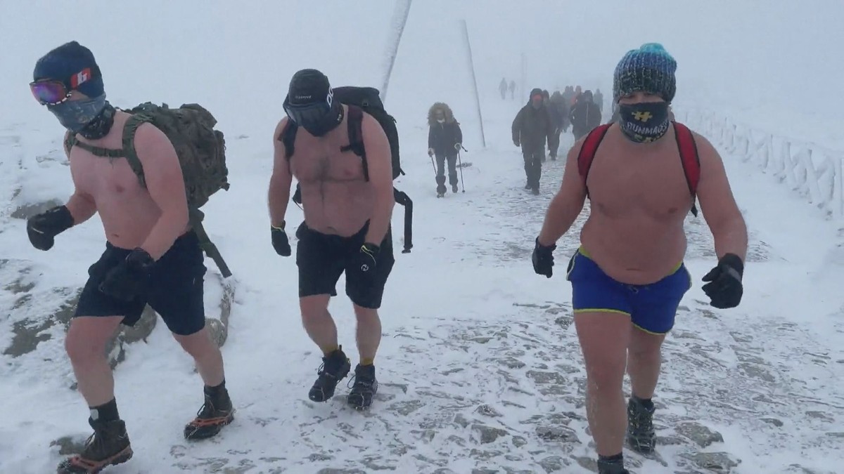 A group of naked people went to the top of Sněžka.  You could have met them too thumbnail