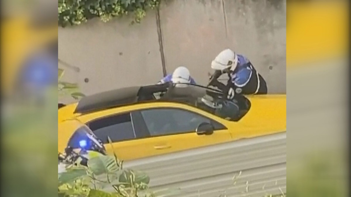 La police a tiré à bout portant sur le jeune homme.  L’incident a provoqué des troubles en France