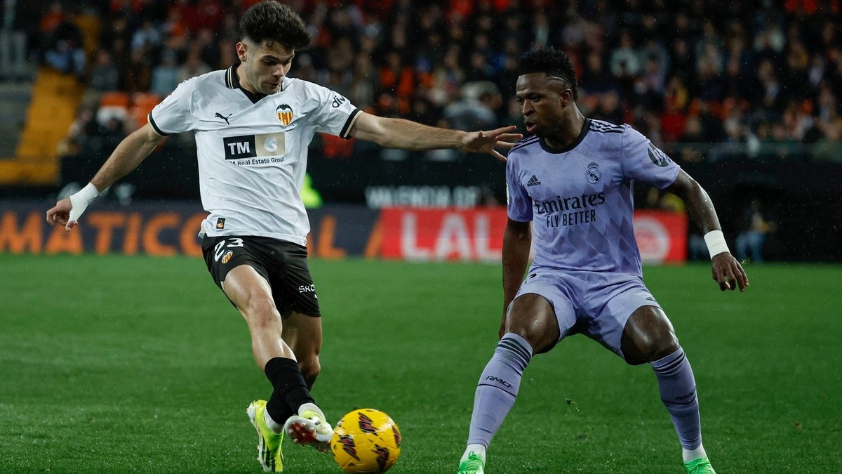 Real Madrid lost again, saving a draw against Valencia