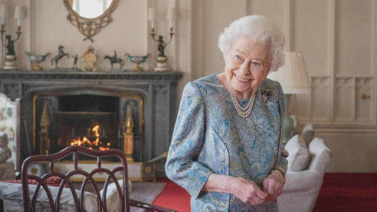 Queen Elizabeth made a sharp cut.  Part of the family did not invite her to an important event