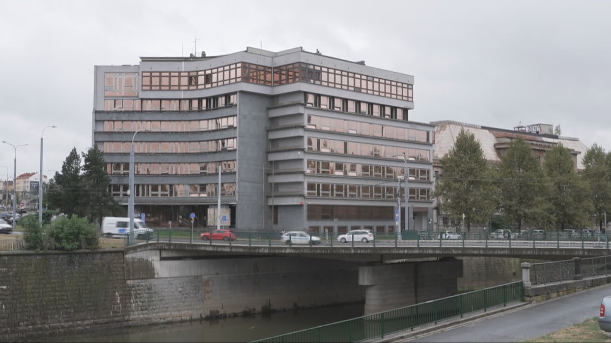 Komunistický palác v Plzni půjde nejspíš k zemi. O budovu nikdo nestojí