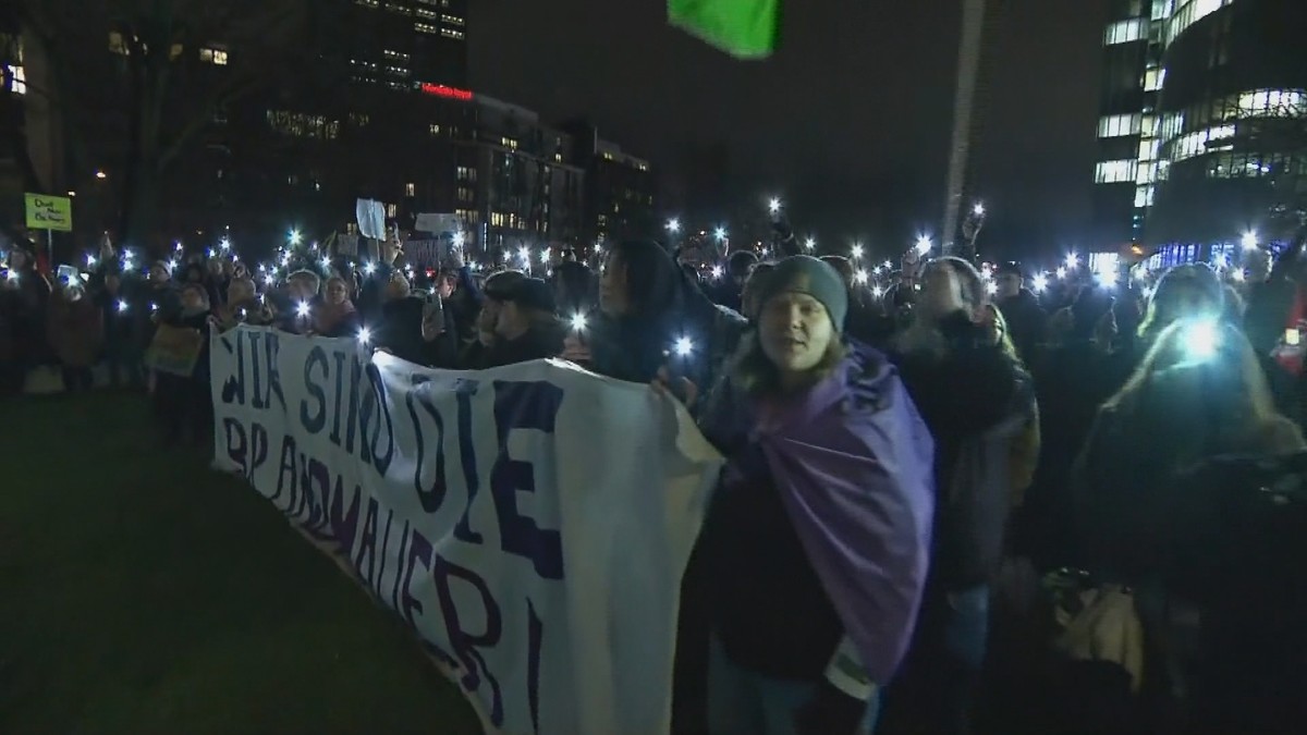 Německo neschválilo zákon o zpřísnění migrace. Protesty v ulicích ale pokračují