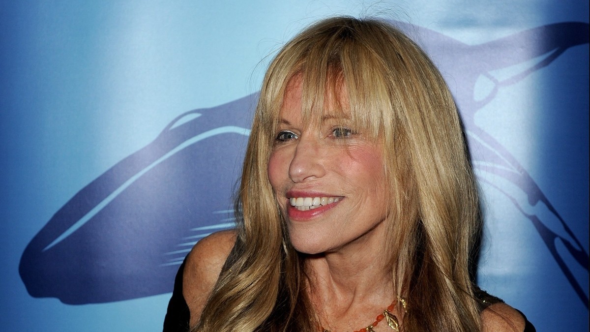 Legendary Singer Reveals Incurable Illness and Sends Powerful Message to Fans