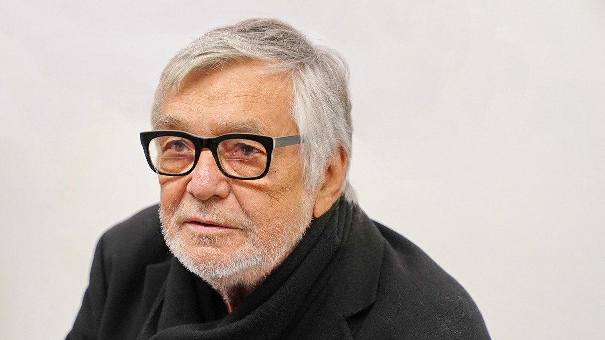 Fear for health Jiří Bartoška (76).  The popular actor ended up in the hospital