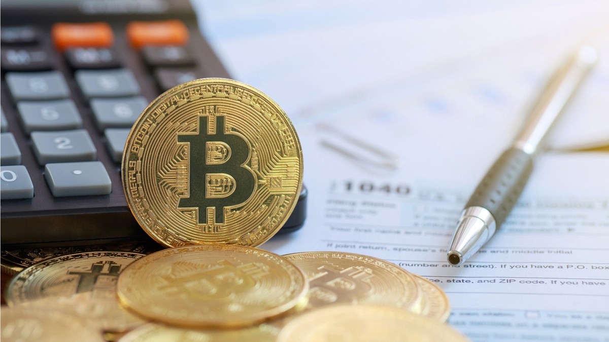 Stát se zbavuje majetku. Nabízí dvojdomek za 1,25 milionu i bitcoiny | TN.cz