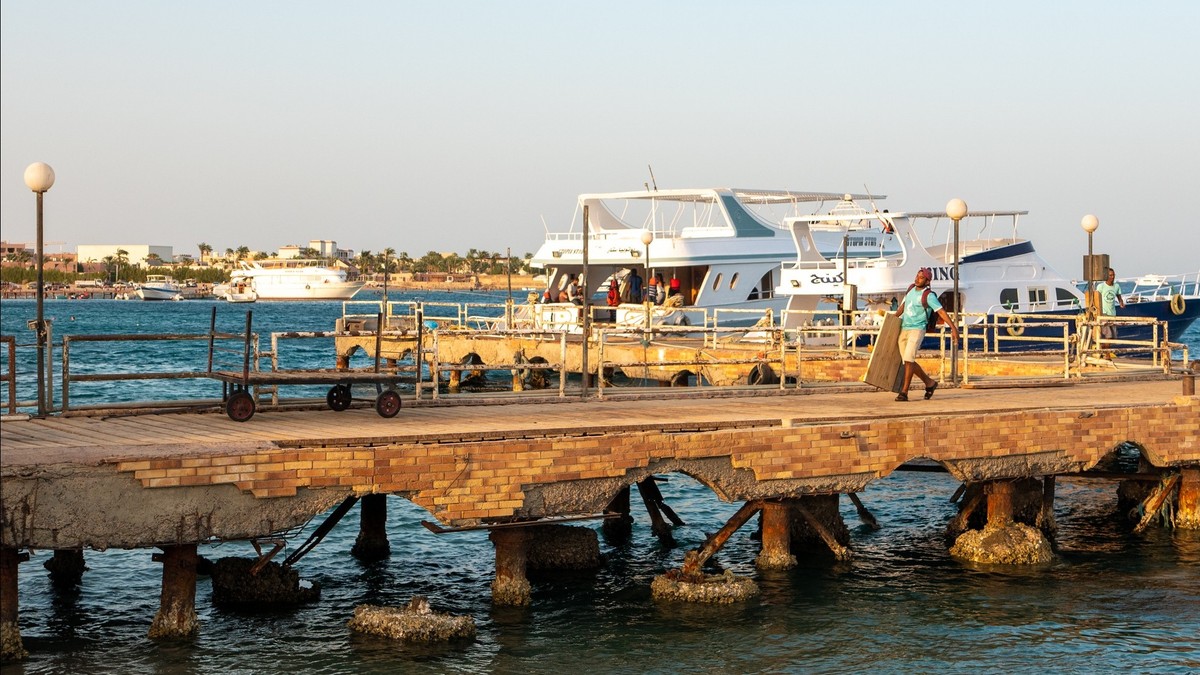 U egyptské Hurghady havarovala ponorka plná turistů. Nejméně šest mrtvých