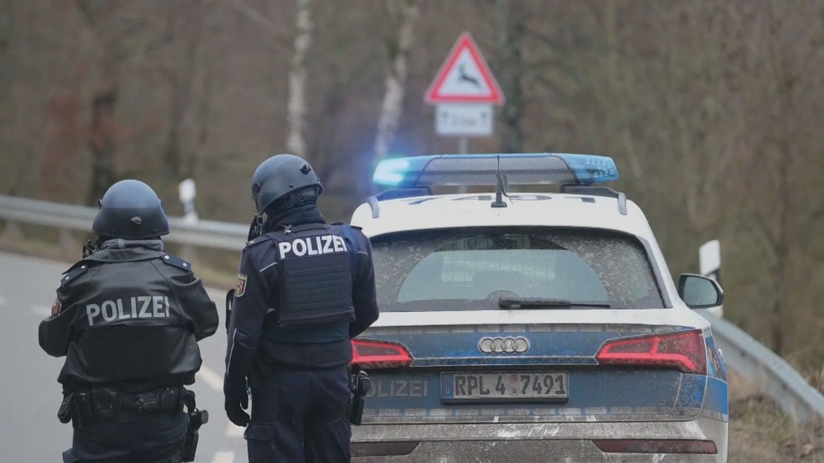 Die Verdächtigen brachten alle ihre Waffen mit.  Neue Fakten zum Mord an zwei deutschen Polizisten