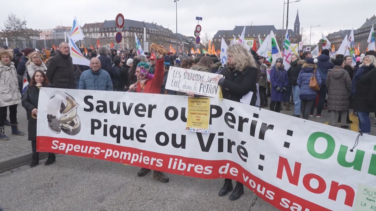 Un million de personnes sont en grève en France.  Ils n’aiment pas retarder la retraite