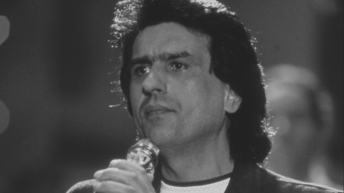 È morto il cantante italiano Salvatore Totò Cutugno.  Divenne famoso con la hit L’Italiano