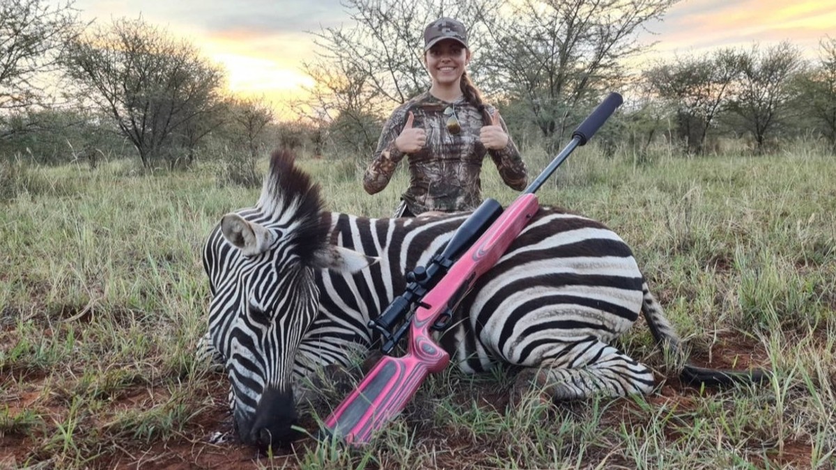 Lovkyně Michaela vraždila zvířata v Africe, teď vydělává svým tělem. FOTKY  | TN.cz