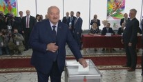 Lukašenko bude nadále hlavou Běloruska. Volbami bych to nenazýval, říká odborník