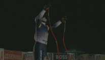 VIDEO: Vonnová na lyžích opět udivuje. Jako první sjela nejtěžší sjezdovku v noci