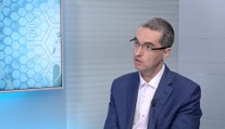 Budit se v noci je normální, uklidňuje lékař. Varuje před ponocováním