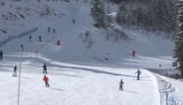 Ideální podmínky pro lyžování. Skiareálům se v únoru začalo dařit
