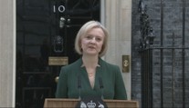 Trussová se rozloučila s premiérským postem. Vystřídá ji Rishi Sunak