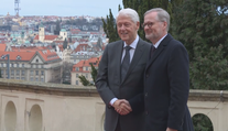 S premiérem Petrem Fialou se setkal americký exprezident Bill Clinton