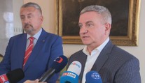 V Lánech zůstal skoro prázdný sklad alkoholu. Mynář podá trestní oznámení