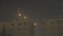 VIDEO: Jako roj padajících hvězd. Strhující záběry oblohy bombardovaného Izraele