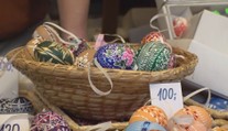 Kraslice, občerstvení a umělecká vystoupení. Začínají tradiční velikonoční trhy