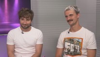 Jejich energie bourá pódia. Nová deska otevírá otcovské téma, říká hudební duo