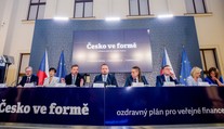 Poslanci dále projednávají konsolidační balíček. Debata může trvat i několik dní