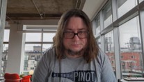 Komentátor: Důchodová reforma je nutný bolestivý krok. V jiných zemích si lidé více spoří