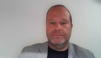 Strany by měly na kandidátky umisťovat ty, kteří do Parlamentu chtějí, říká politolog