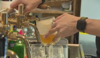Naše Česko: Zvýšení DPH na pivo nás přesune do obýváků, říká ekonom