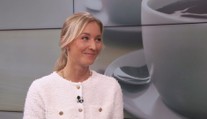 Neinvazivní zkrášlování pleti zažívá boom. Modelky mění výplně za kosmetické tejpy