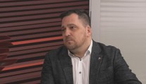 Andrej Babiš a Alena Schillerová si musí vyndat hlavu ze zadku, říká Zdechovský