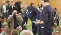 Premiér Fiala zahájil školní rok. Navštívil ZŠ Ostrov na Karlovarsku