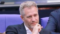 Policie prohledávala v Praze byt německého politika Bystroně