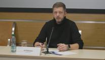 Střelec nebyl Ukrajinec a policista nezemřel, Rakušan vyvrátil dezinformace