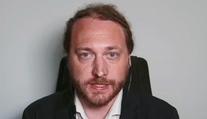 Změny v důchodech mohou zatížit rozpočet. Ne každý je v osmdesáti chudák, říká ekonom