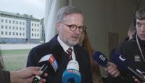 Fiala navštívil vojenskou základnu NATO v Litvě. Působí tam i české dělostřelectvo