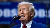 HEADLINE: Trump si říká, že takhle to chtěl, hodnotí jeho stodenní působení Svoboda