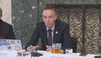 Stát podpoří stavbu obecních bytů. Je to první krok k levnému bydlení, tvrdí Bartoš